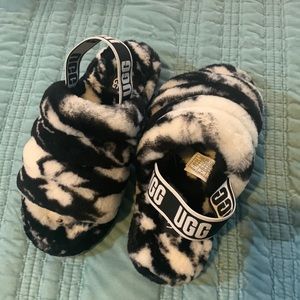 Ugg black white womens size USA 6 brand new never worn NWT warm and cozy